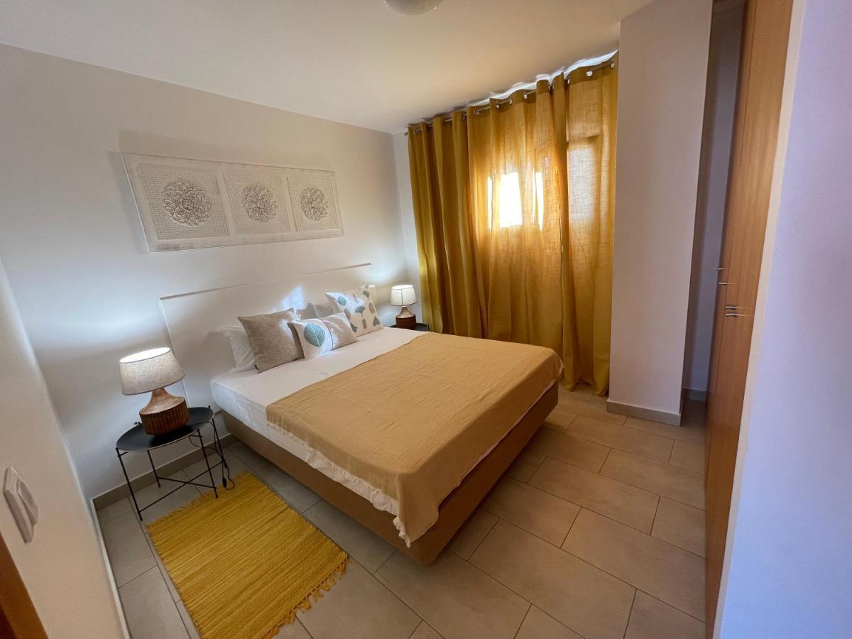 Esmeralda Holidays Apartments ฟุงชาล ภายนอก รูปภาพ