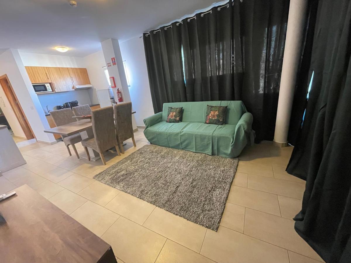 Esmeralda Holidays Apartments ฟุงชาล ภายนอก รูปภาพ