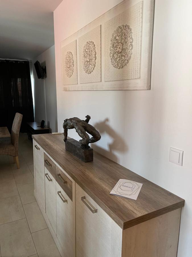 Esmeralda Holidays Apartments ฟุงชาล ภายนอก รูปภาพ